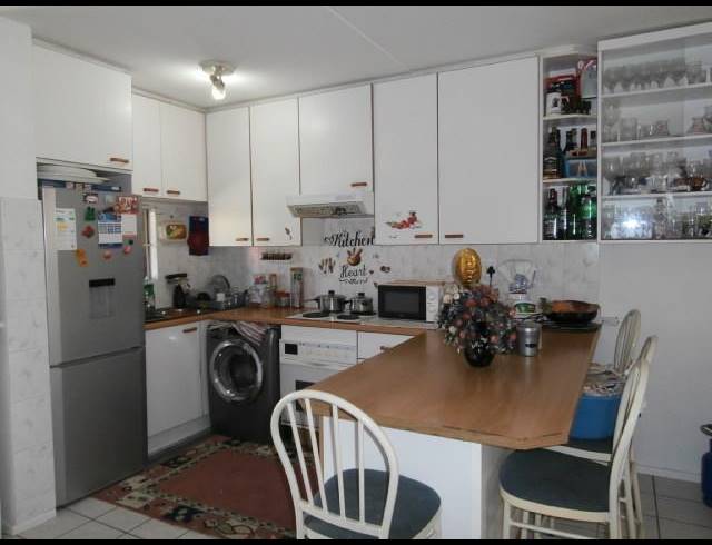 2 BEDROOM TOWNHOUSE FOR SALE IN OAKDENE